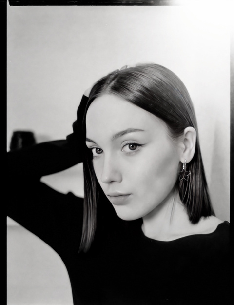 Polina. 尼基塔·杰米多夫