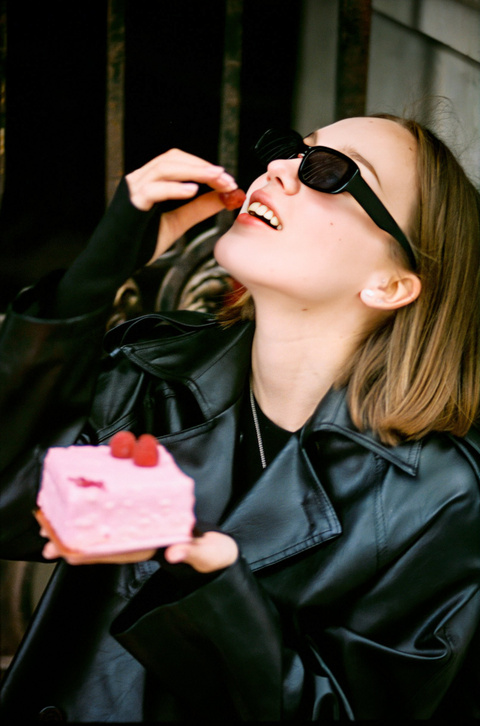 Polina，生日快乐！. 尼基塔·杰米多夫